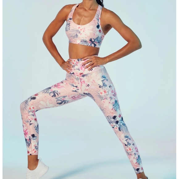 Marika Paradiso Set of Leggings and Sports Bra Large NWT - Picture 1 of 16